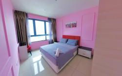 I-City Wifi+55" SmartTV, Car Park fit 5pax