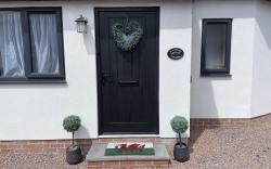 Blackberry Cottage—Dog-Friendly Cottage in Cardiff