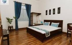 Unwind in the 'Nacre shell' room