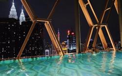 Near Twin tower with infinity pool @ Scarletz