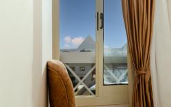 Horizon Pyramids View Inn