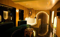 Hotel Golden Arc
