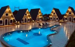 Gr8 hill pool villas