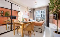 Elegant condo w/ balcony Near Airport, CCLEX