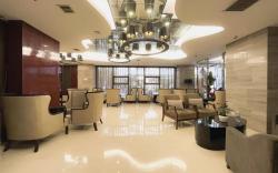 Chongqing Minshan Yuanlin Grand Hotel Longhu Tianjie Daping Metro Station