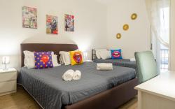 Pop art-inspired homey apartment | self check-in