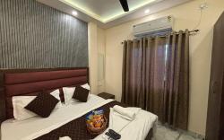 HOTEL VIA GANGA INN ! VARANASI ! FULLY AIR-CONDITIONED HOTEL AT PRIME LOCATION WITH ROOFTOP GANGES V