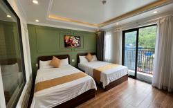 CatBa Glow Hotel