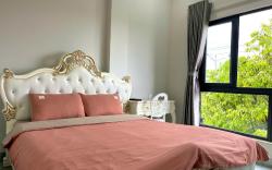 Luxurious, Private. Peaceful, Convenient, Clean.