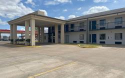 Motel 6 Cleveland, MS – Delta State University
