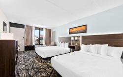 Clarion Inn & Suites near the Leconte Center Pigeon Forge