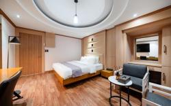 Suwon (Ingyedong) Central Plaza Hotel