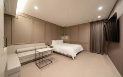 Bundang Jeongja Gray Hotel