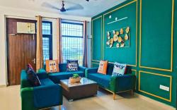 3. 3bhk Theater screen,family, friends relax