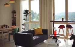 Afiniti 2BR Sunlit Designer | 5 Min -> Legoland