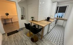 Pinewood Apartment
