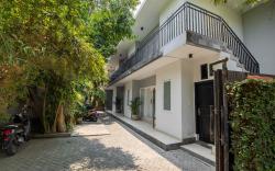 Double A House 