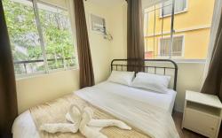 Fully-furnished 1BR unit with balcony