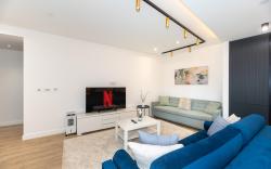 Lavish 2BR flat w balcony in Clerkenwell, Barbican
