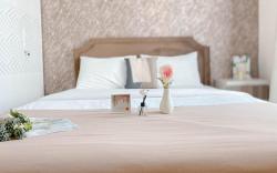 ModernLook 1BR Woodland Park Residence By Travelio