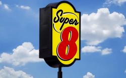 Super 8 by Wyndham Montreal