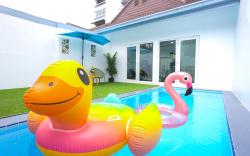 Phratamnak C2 – Vibrant & Airy Villa with Pool