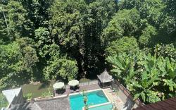 Villa Luca, Riverside Retreat near Tanah Lot