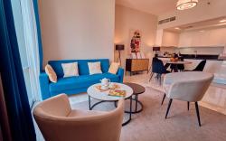 Luxury 1BR Near Burj Khalifa With City Views