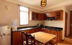 SPACIOUS KITCHEN/1BR_Stps to TRAIN Station