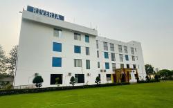 PLAY RIVERIA RESORT couple friendly