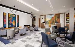 La Quinta Inn & Suites by Wyndham San Antonio at the RIM