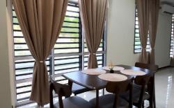D’Yanaa Homestay