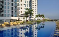 The Mactan newtown Beautiful condo w/ pool & beach