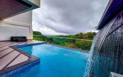 Celebrity  Valley View villa with Infinity Pool