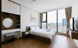 Luxury Apartment in Vinhomes Metropolis near Lotte Center