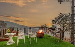 Alaya Stays 5 BHK with Hill View - Querencia