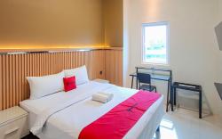 RedDoorz Plus Syariah @ Lotus Residence