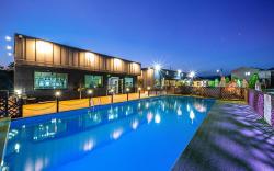 Gapyeong Dogland Dog Caravan Glamping
