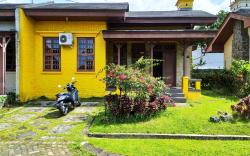 Villa minimalis nyaman beraih rapih