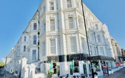 Carlton Court Hotel