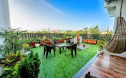 Fun O Peace - Jacuzzi | Private Terrace Garden | Couple Friendly | Noida