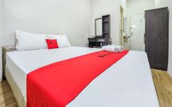 RedDoorz near Mandaya Royal Hospital Puri