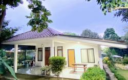 Zultanz Villa 50 Puncak - Back