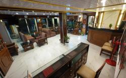 Hotel Triratna