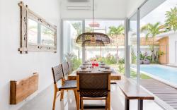 Stylish Three Bedroom Vila Savu