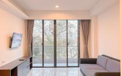 Tranquil 2BR Apt @Skales Residence By Travelio