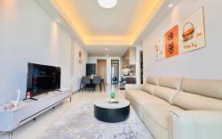 Luxury 2BR with Sea View @ R&F