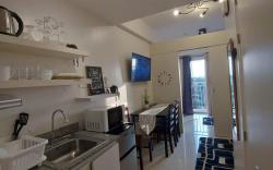 Cozy 1 bedroom condo with balcony@ SM Southmall