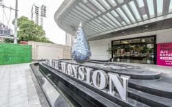 Wealth Mansion Suites River View Service by Soben