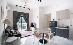 NEW The Sun 3BR 10pax Queensbay
